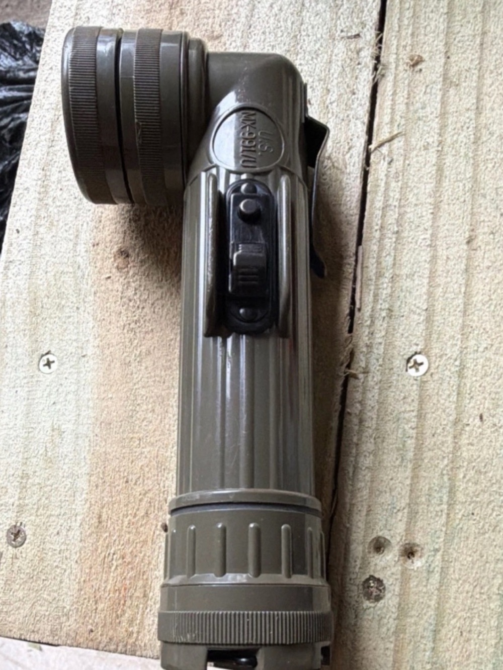 Military-Style Right Angle Flashlight - Olive Green